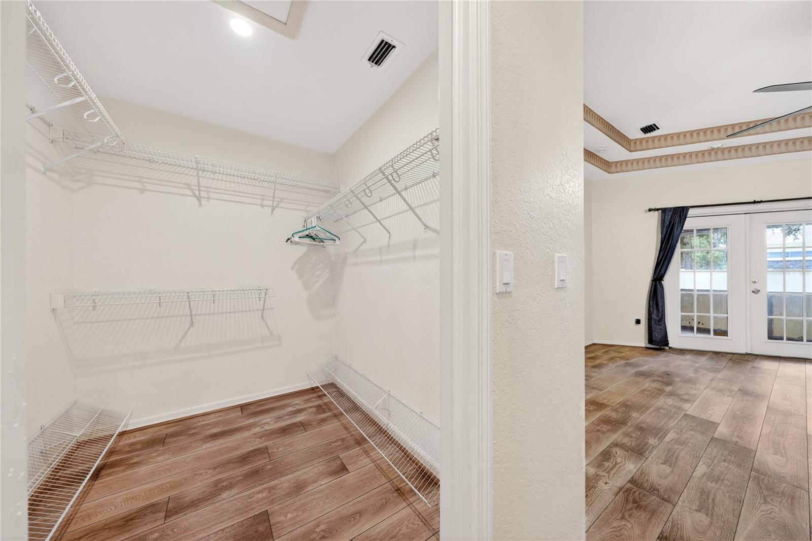 SHERWOOD LAKES - Residential