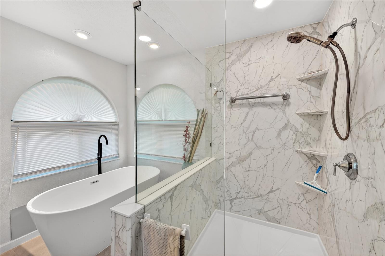 SHERWOOD LAKES - Residential