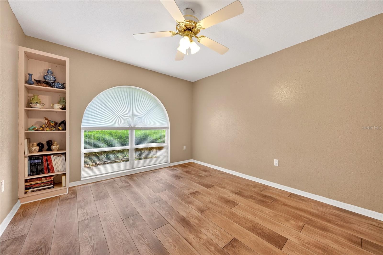 SHERWOOD LAKES - Residential