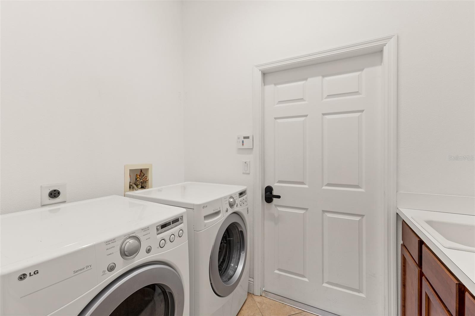 PERLAS DEL MAR CONDO - Residential