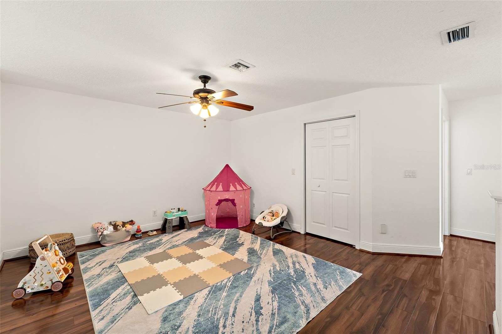 PERLAS DEL MAR CONDO - Residential