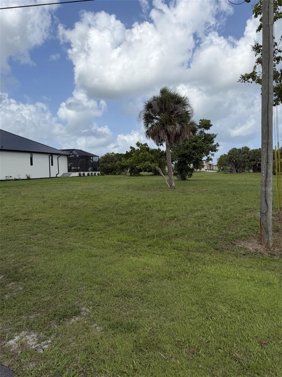 PUNTA GORDA ISLES SEC 21 - Land