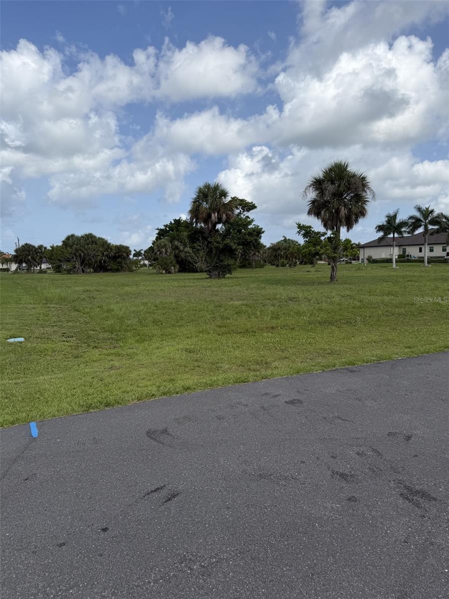 PUNTA GORDA ISLES SEC 21 - Land