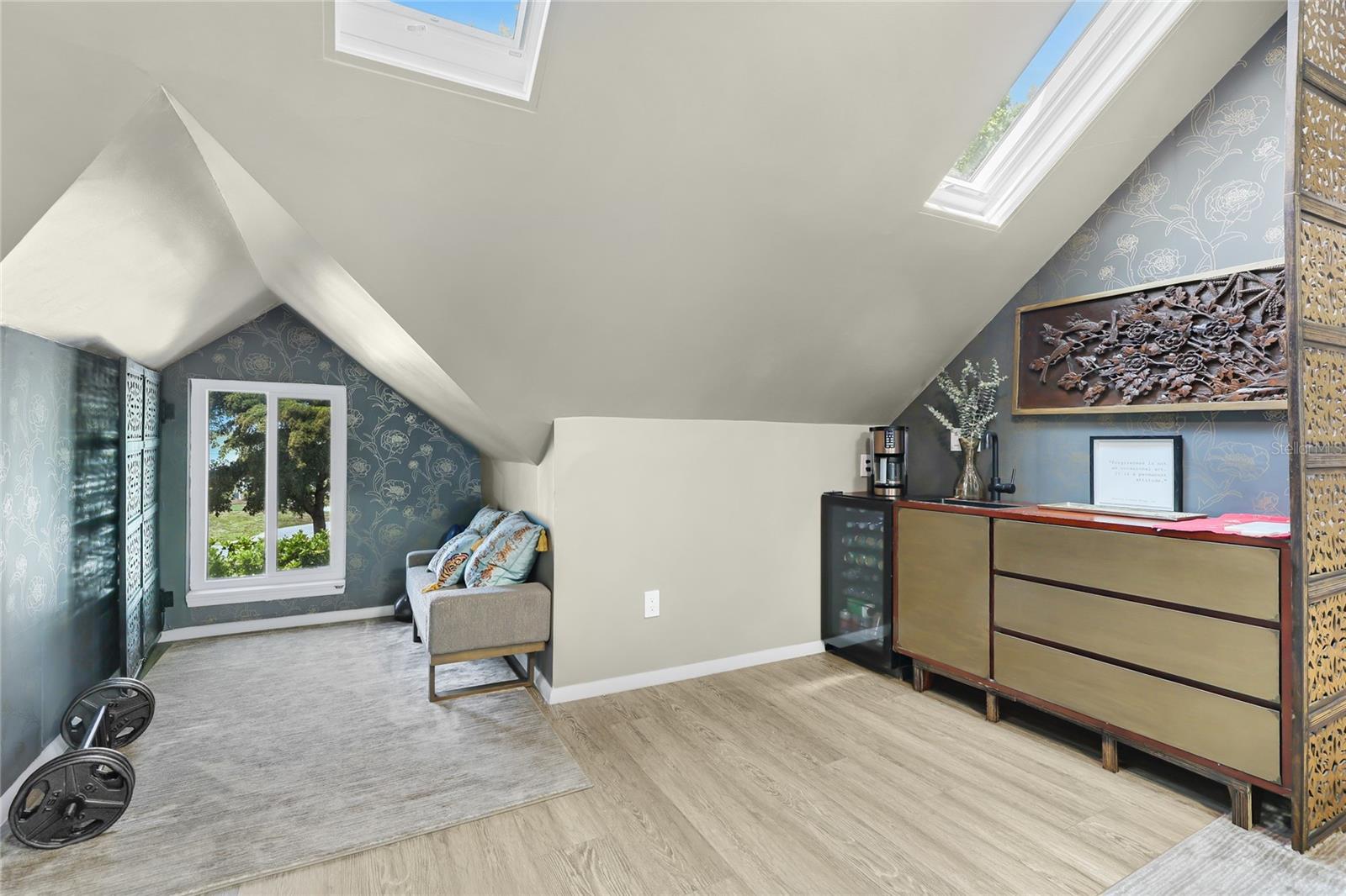BAY POINT CORR OF - Residential