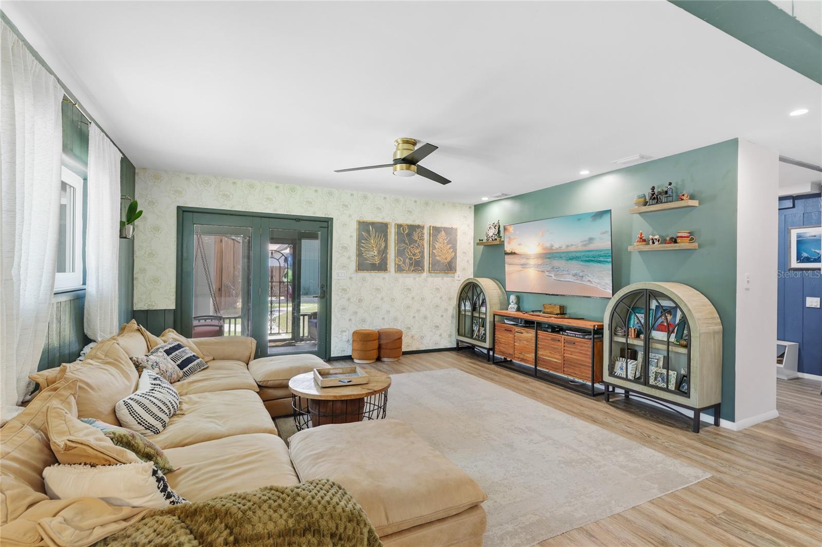 BAY POINT CORR OF - Residential