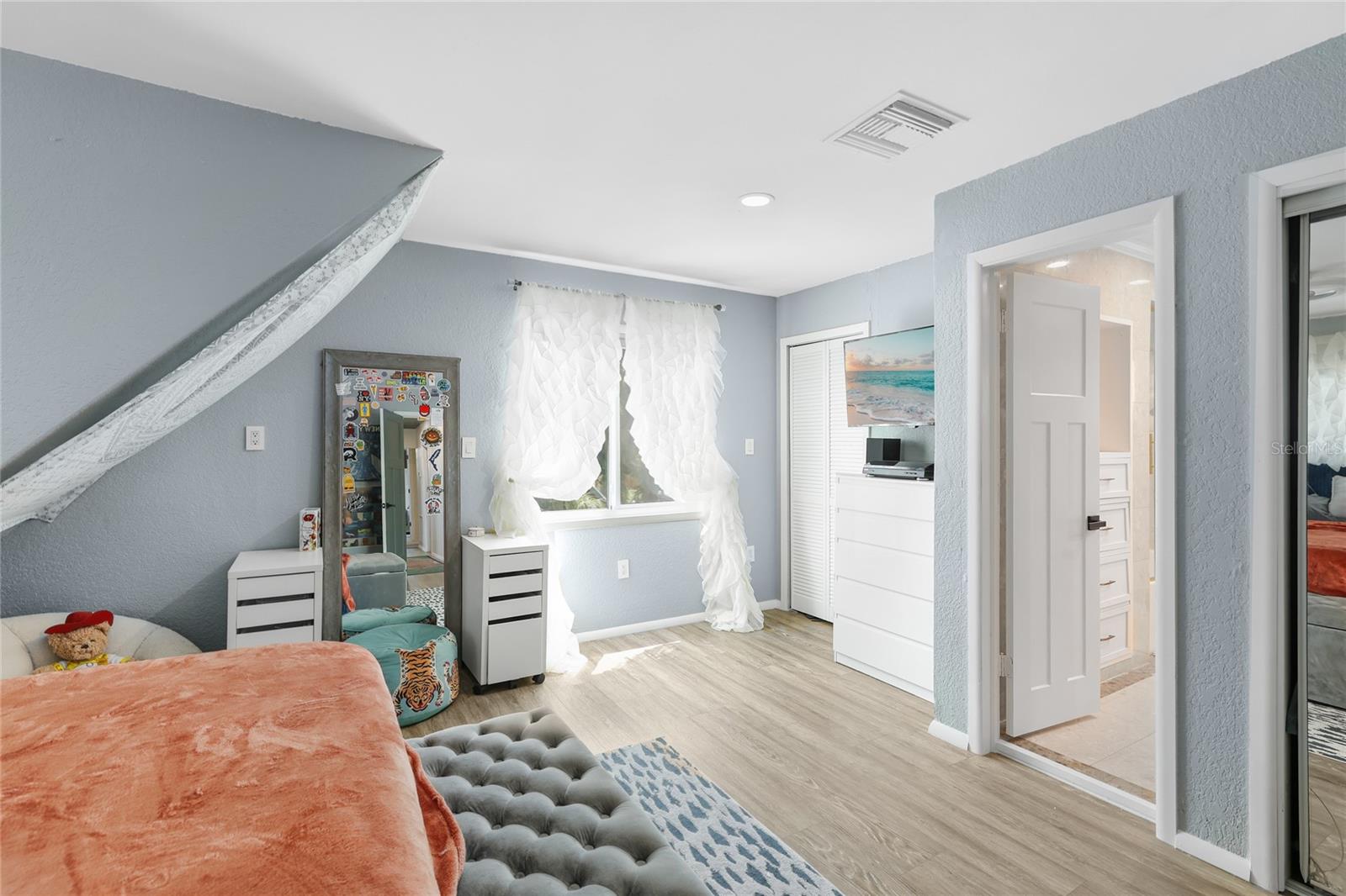 BAY POINT CORR OF - Residential