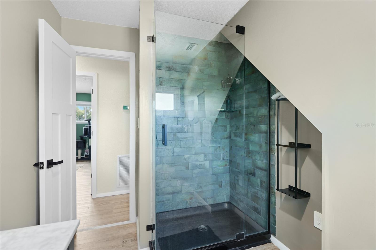 BAY POINT CORR OF - Residential