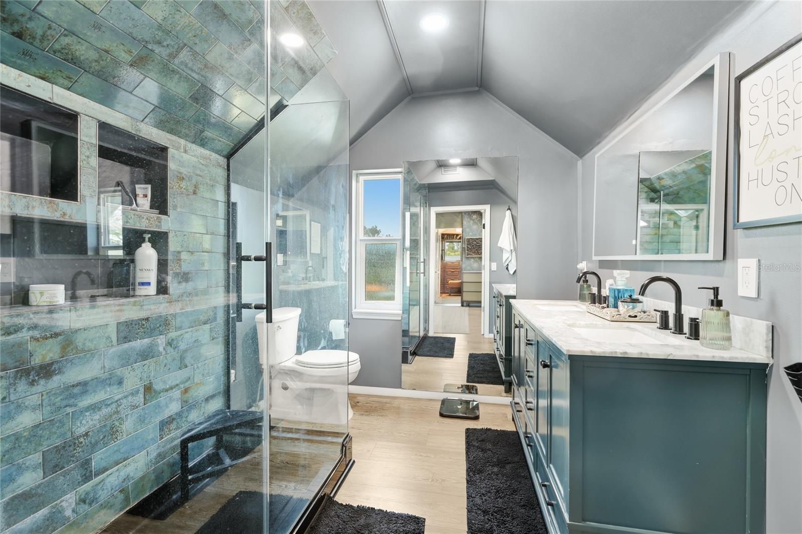 BAY POINT CORR OF - Residential