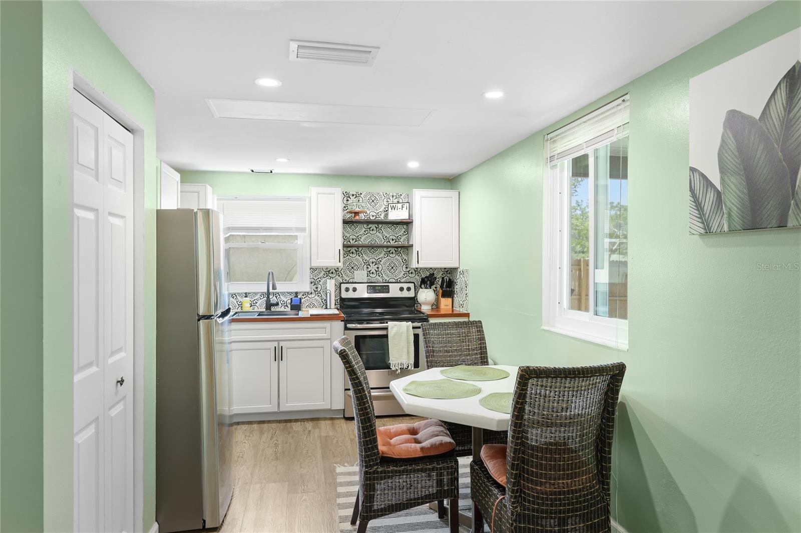 BAY POINT CORR OF - Residential