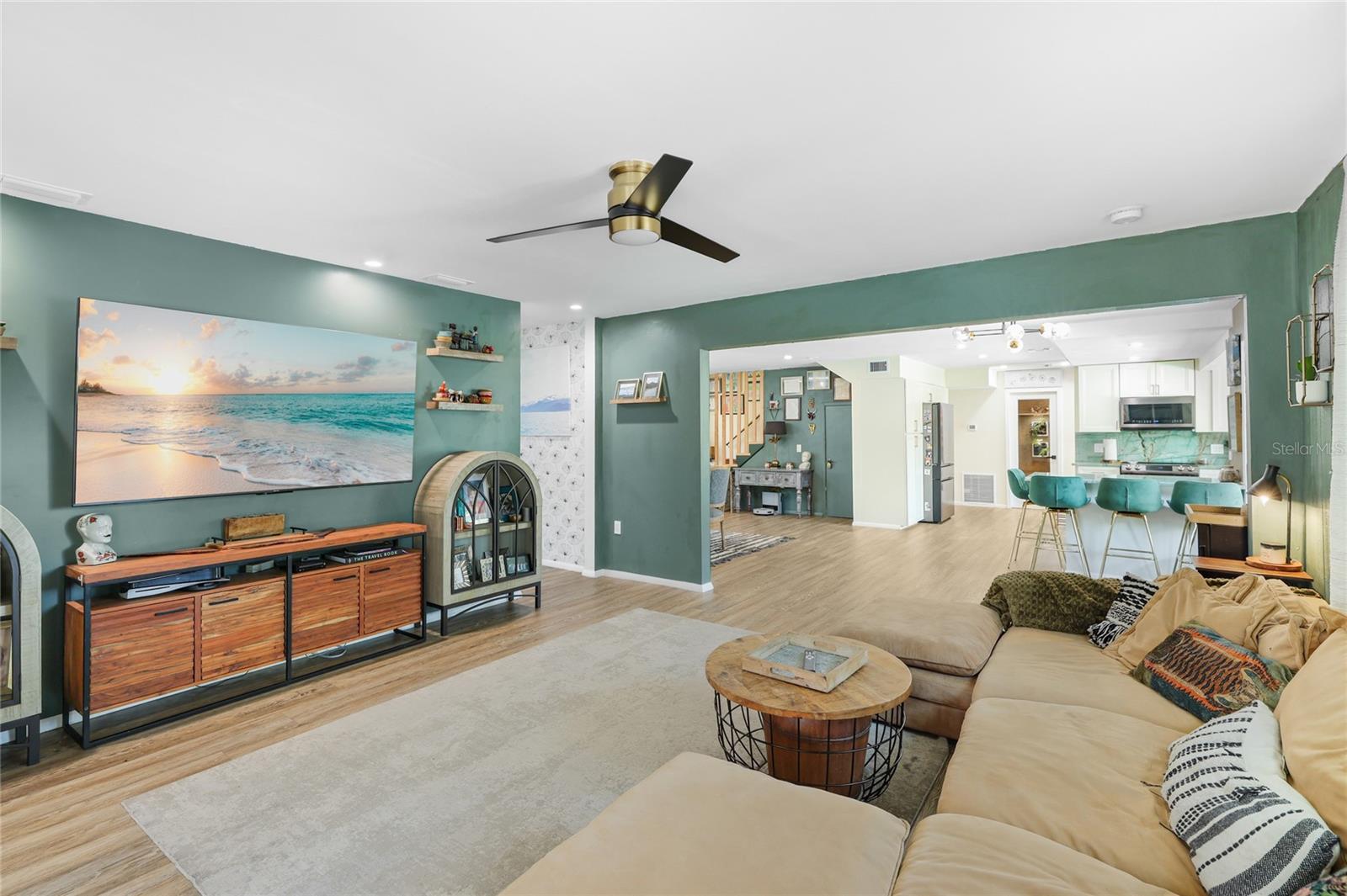 BAY POINT CORR OF - Residential
