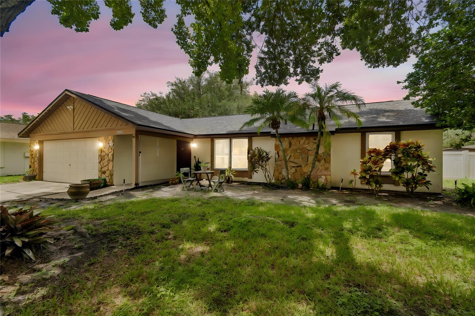 MANDARIN LAKES - Residential