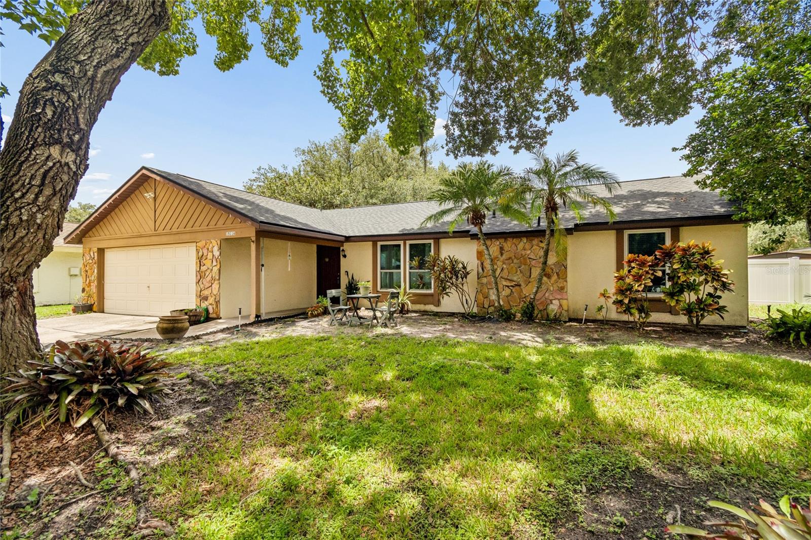 MANDARIN LAKES - Residential