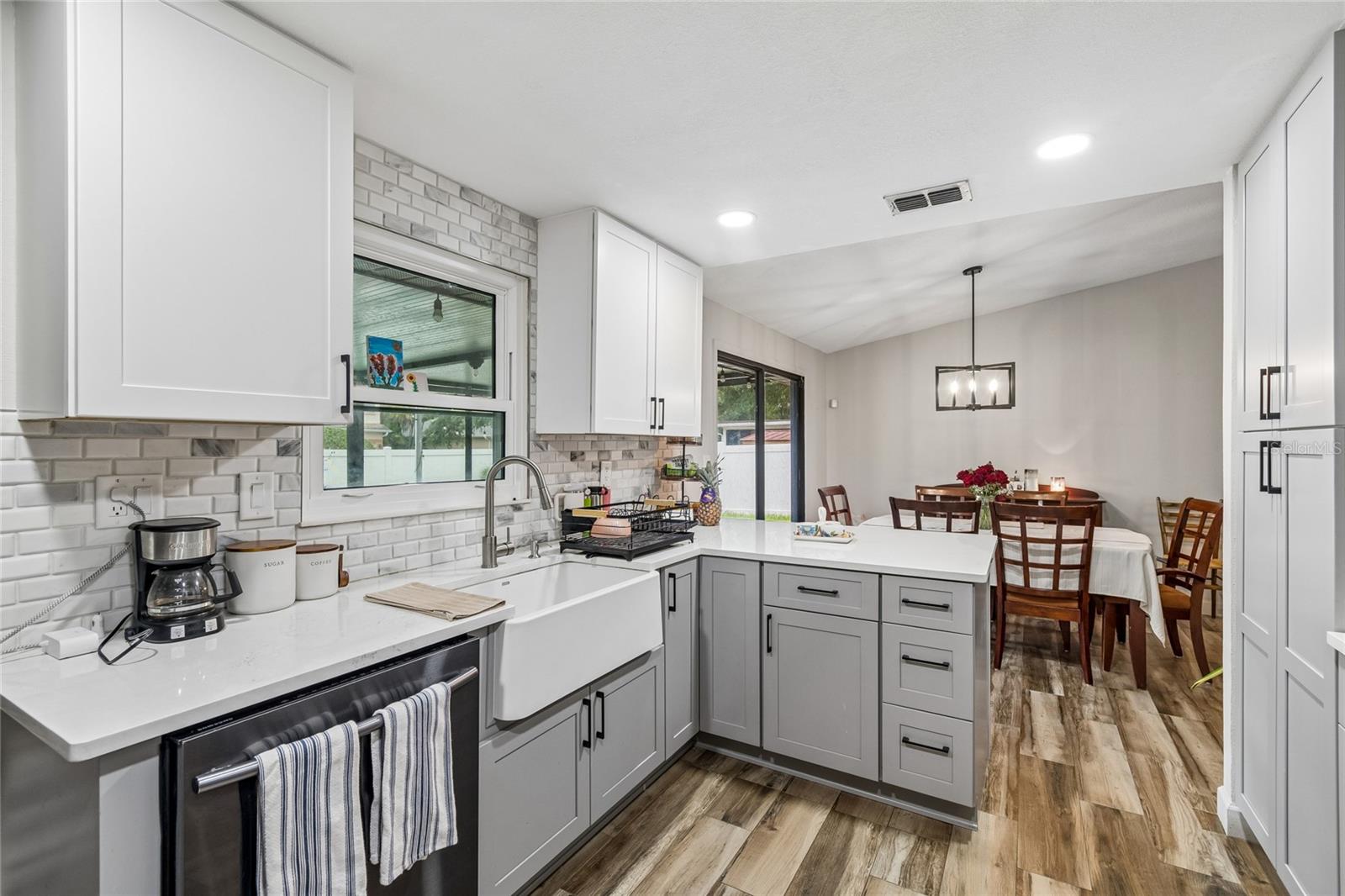 MANDARIN LAKES - Residential