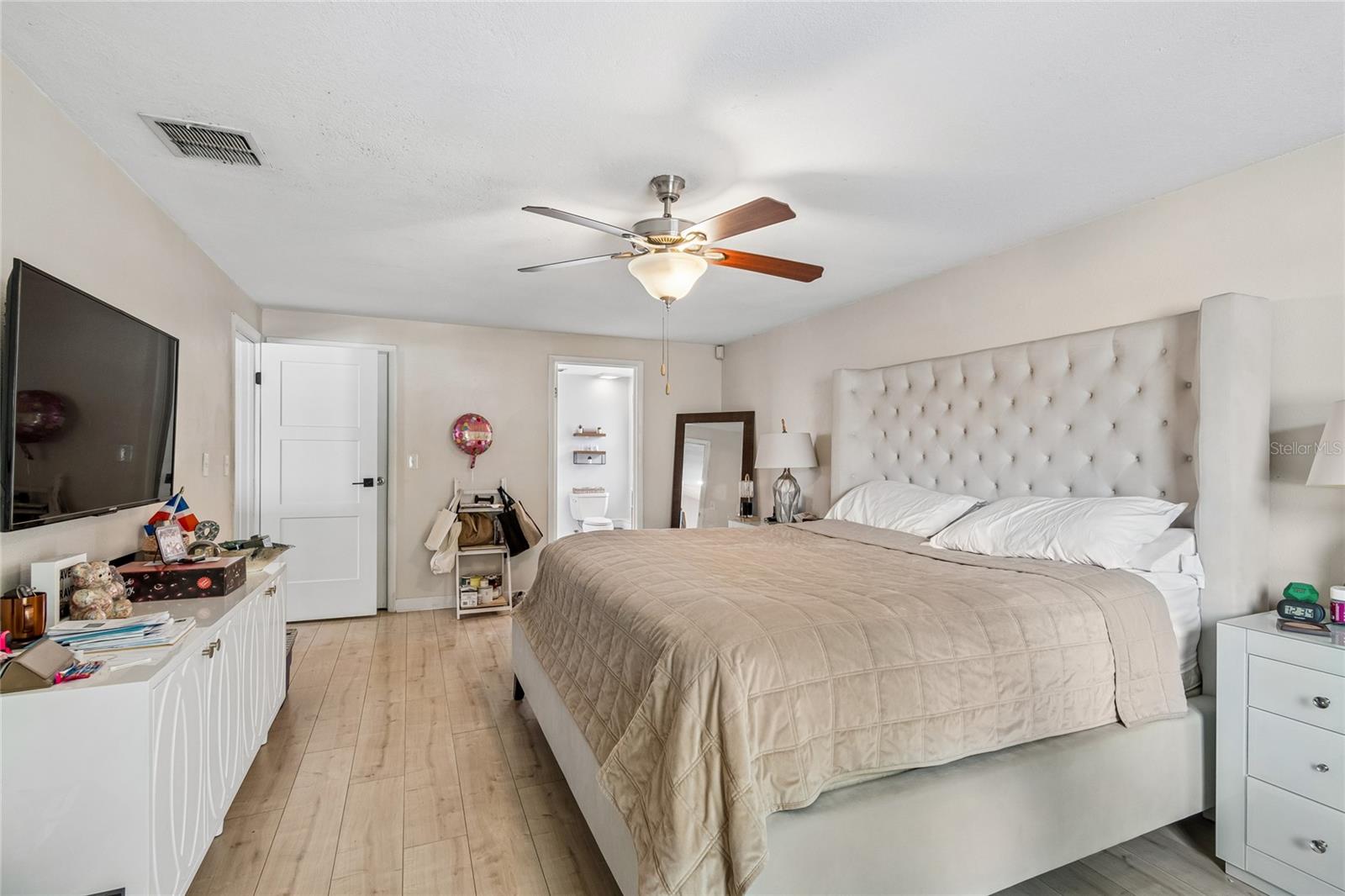 MANDARIN LAKES - Residential