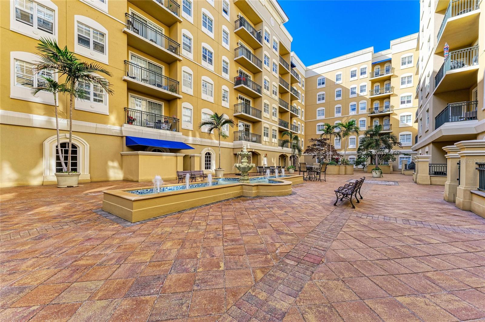 BROADWAY PROMENADE - Residential