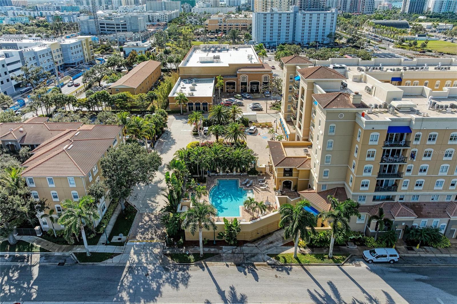 BROADWAY PROMENADE - Residential