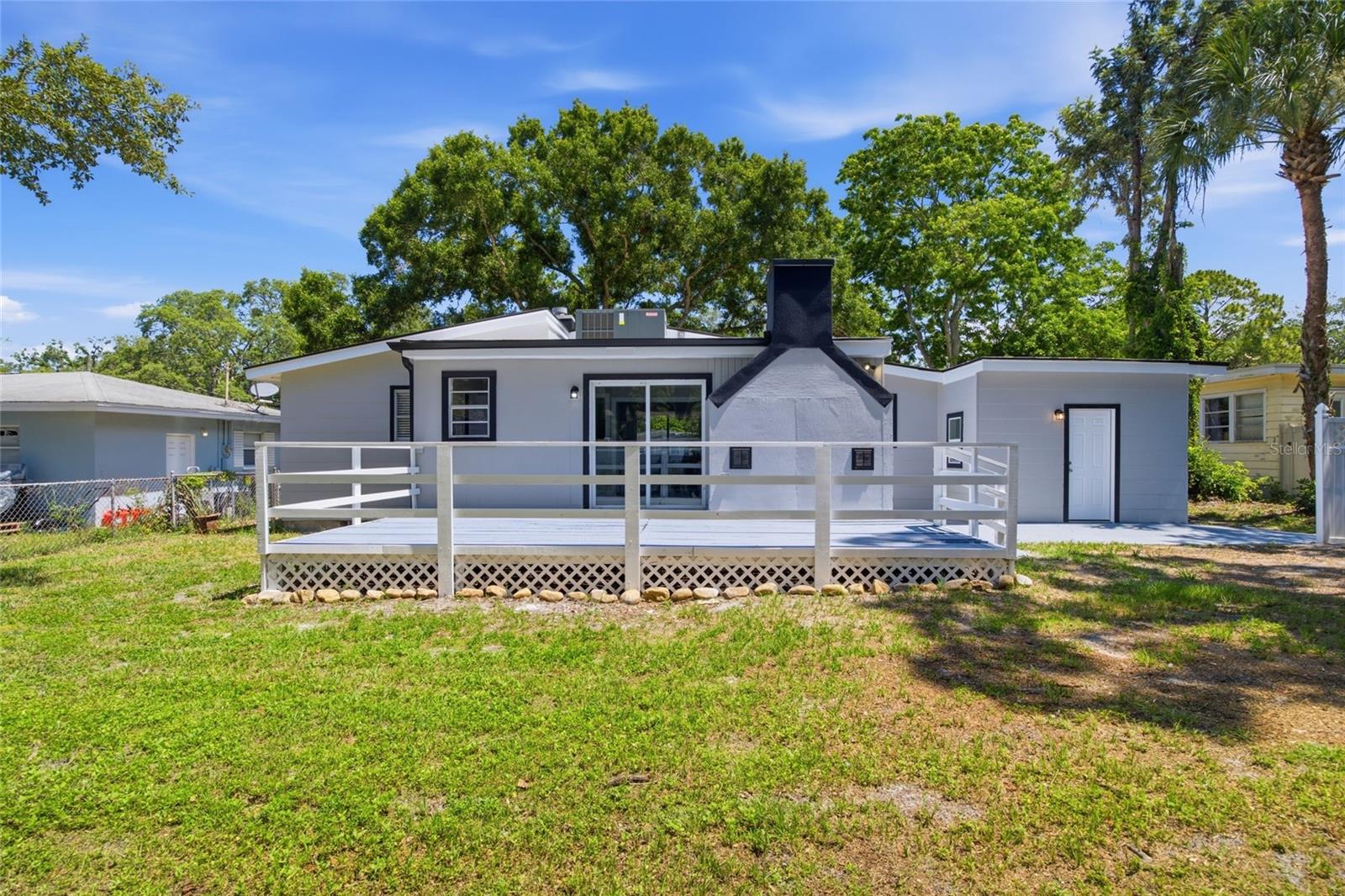 PALM RIDGE MANOR 1ST ADD - Residential