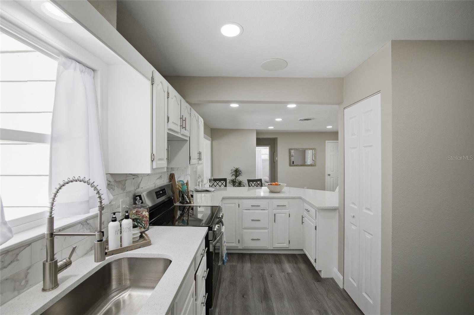 PALM RIDGE MANOR 1ST ADD - Residential