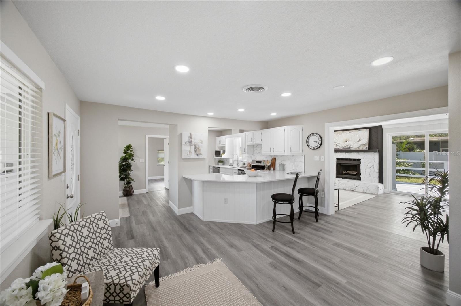 PALM RIDGE MANOR 1ST ADD - Residential