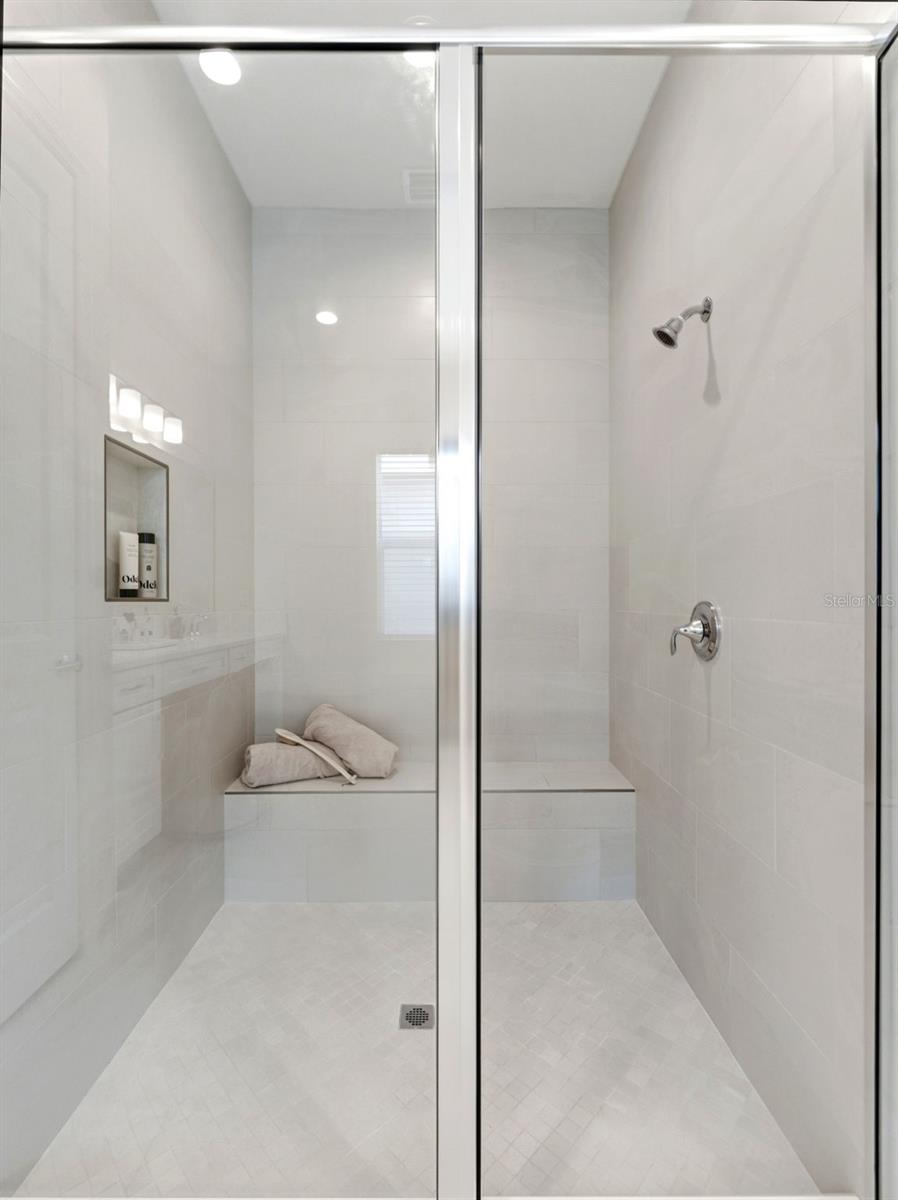 VALENCIA RIDGE - Residential