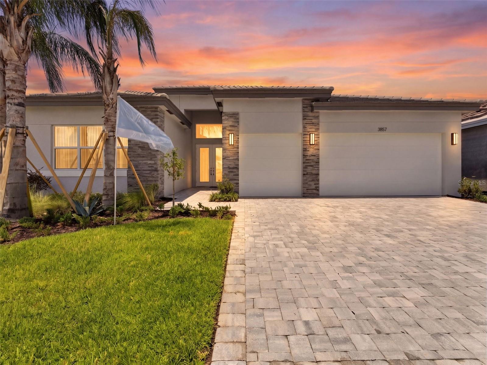VALENCIA RIDGE - Residential