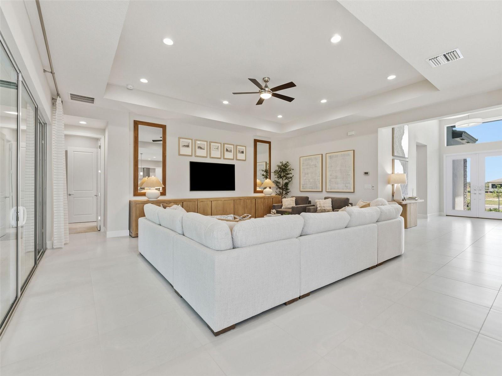 VALENCIA RIDGE - Residential