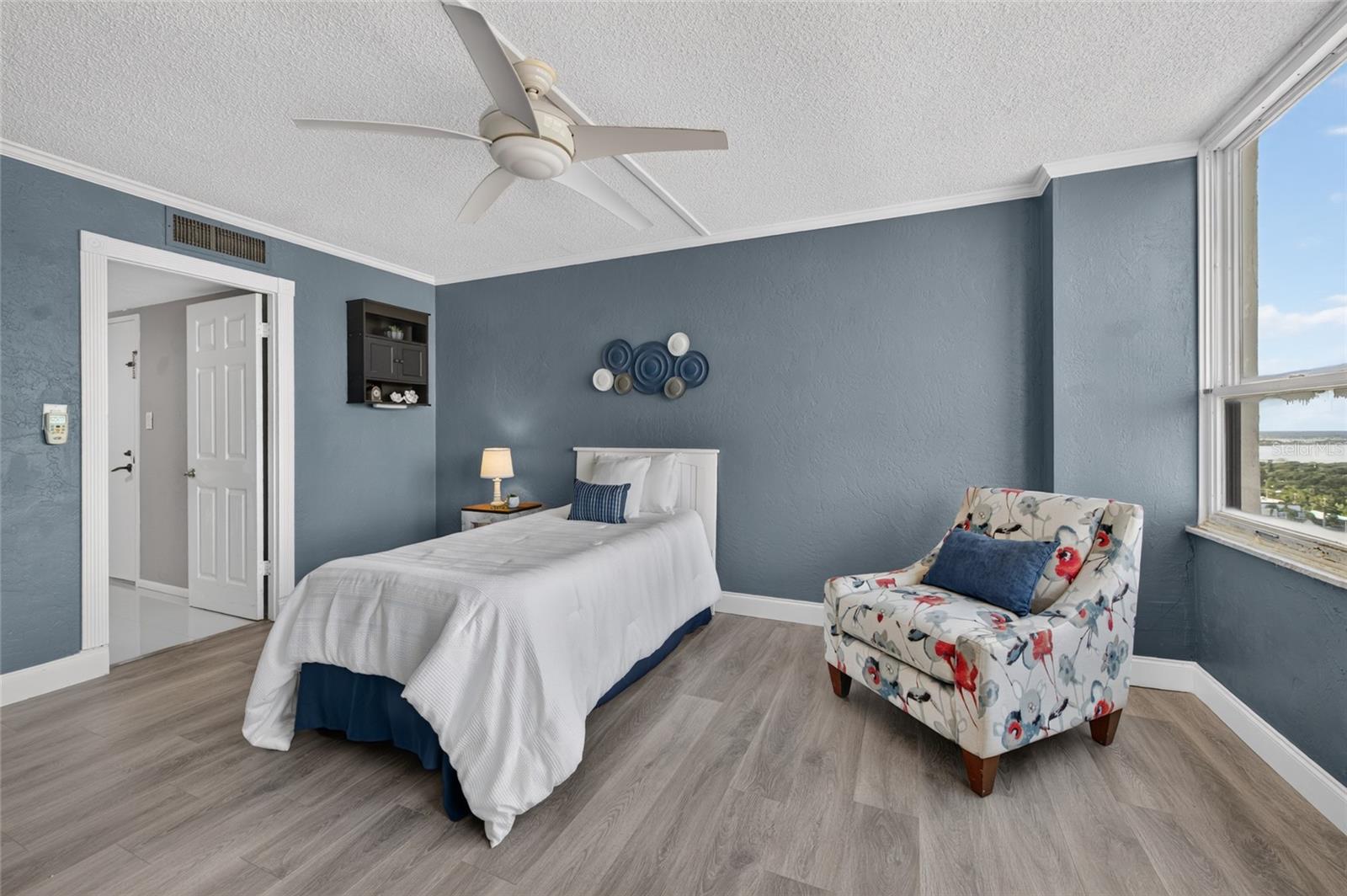 OCEANS SEVEN - Residential