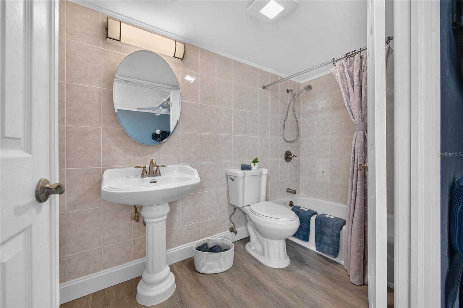 OCEANS SEVEN - Residential
