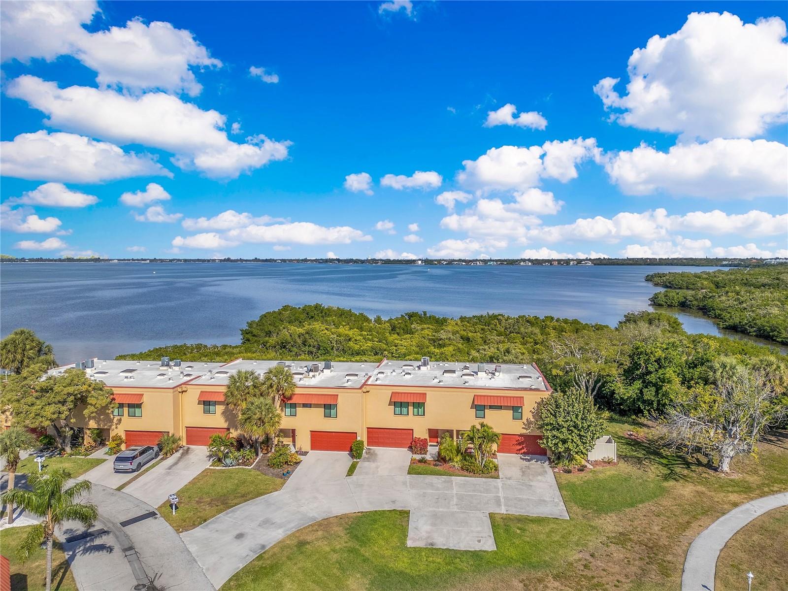 PALMA SOLA HARBOUR SEC 5 - Residential