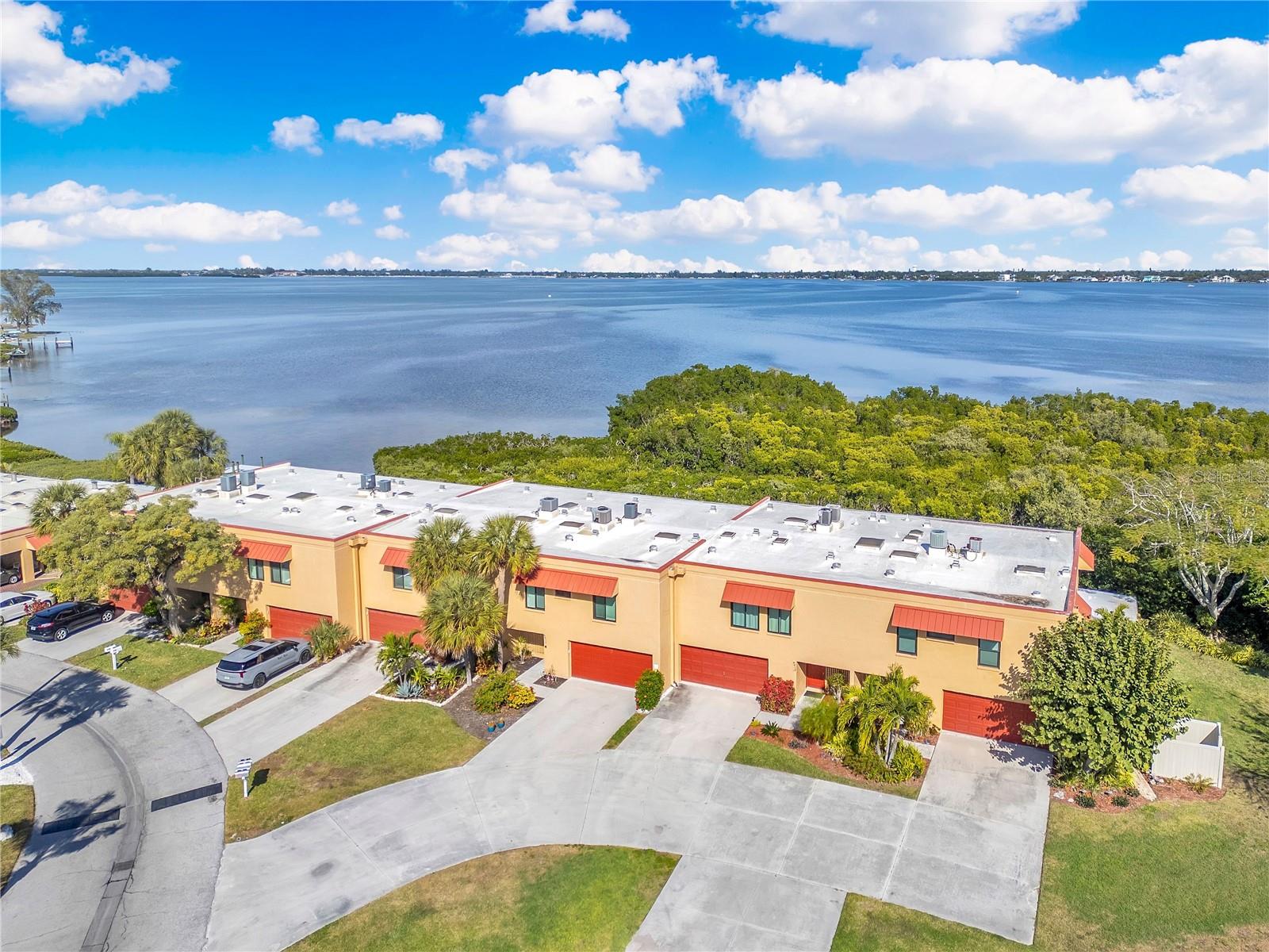 PALMA SOLA HARBOUR SEC 5 - Residential