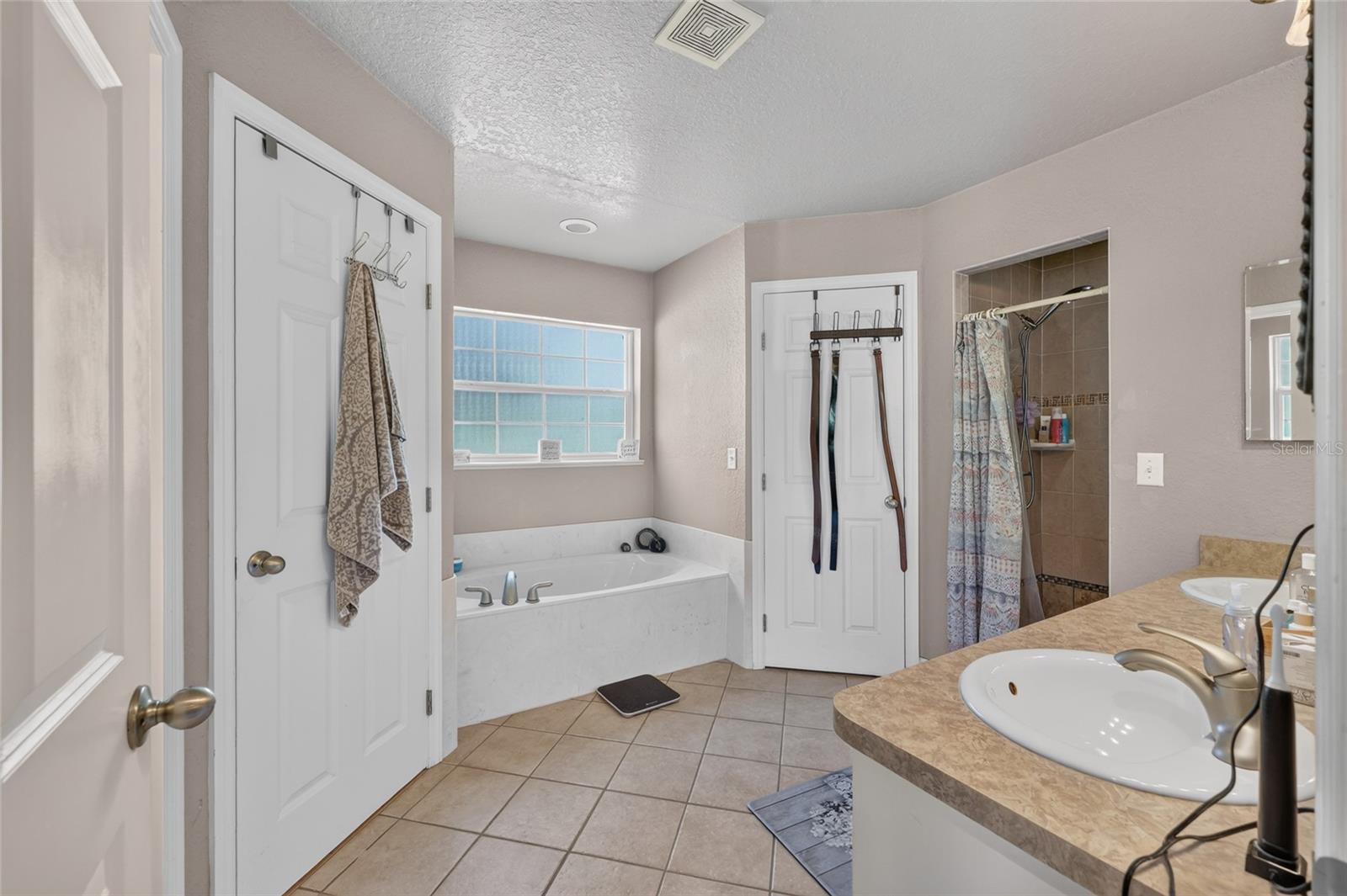 MEADOWBROOK RANCHES ADD 01 - Residential