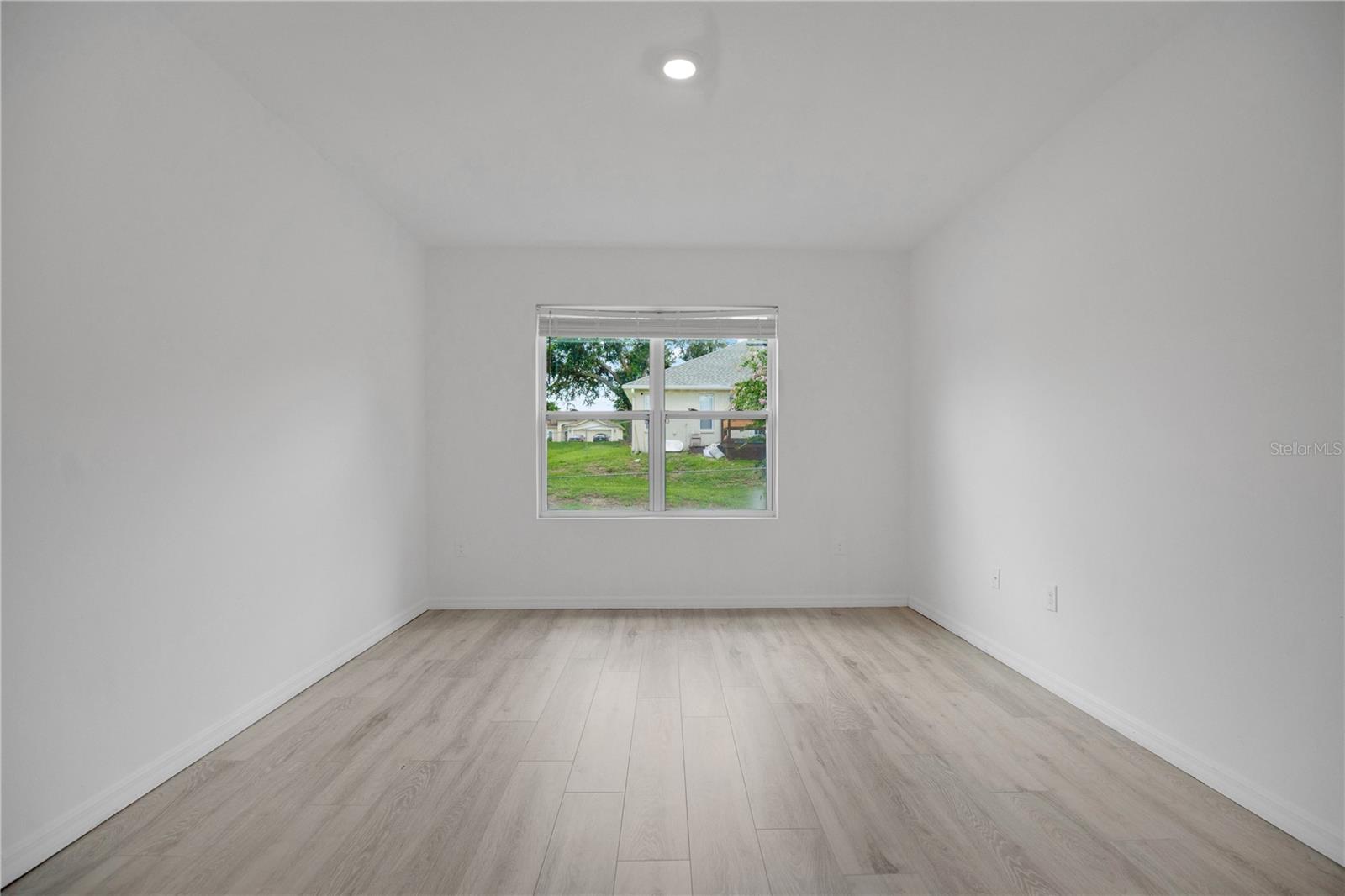 DELTONA LAKES UNIT 13 - Residential