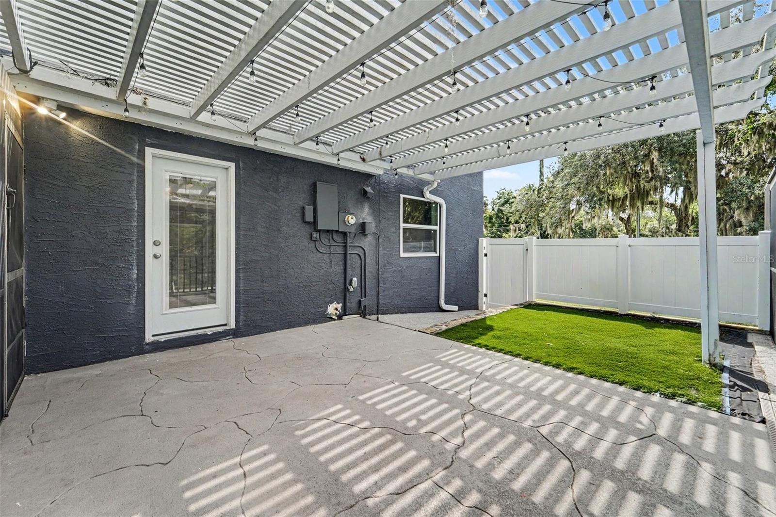 SHADY DELLS - Residential