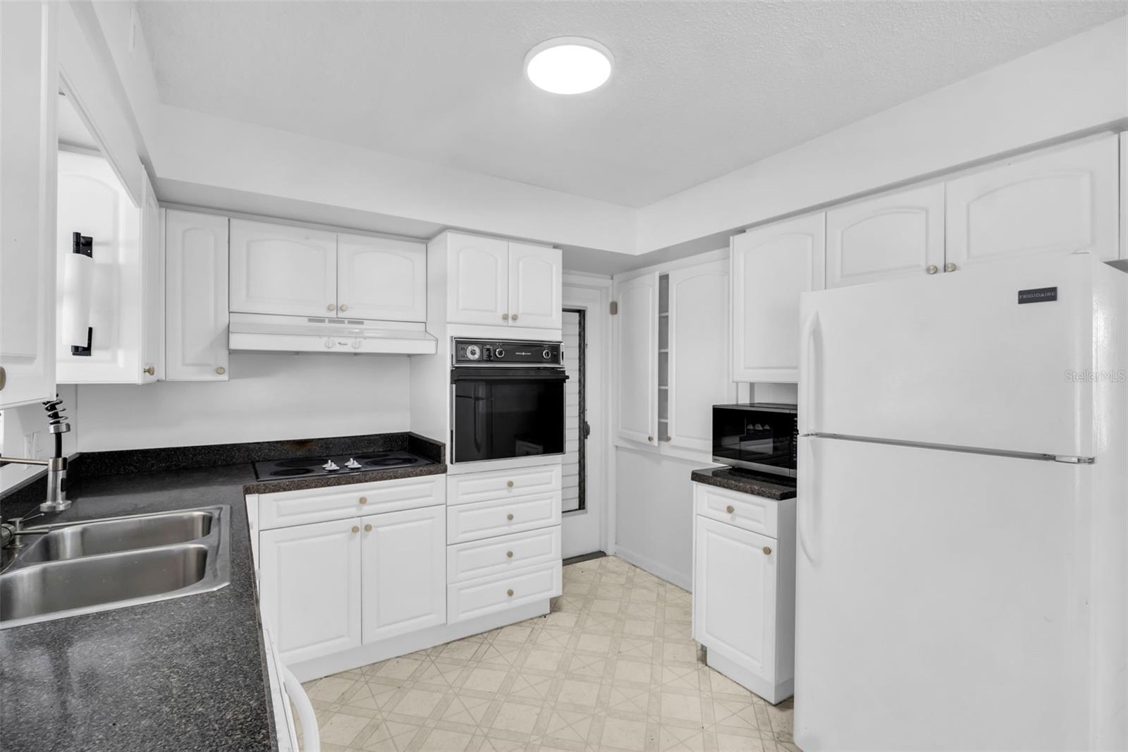 GULF TO BAY ESTATES - Residential