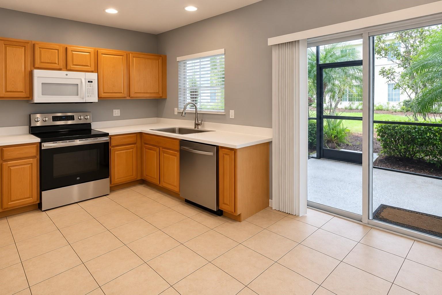 THE TWNHMS AT LIGHTHOUSE COVE VI - Residential Lease