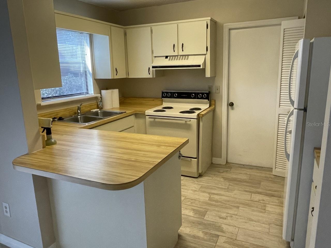 OAKBROOK VILLAGE - Residential Lease