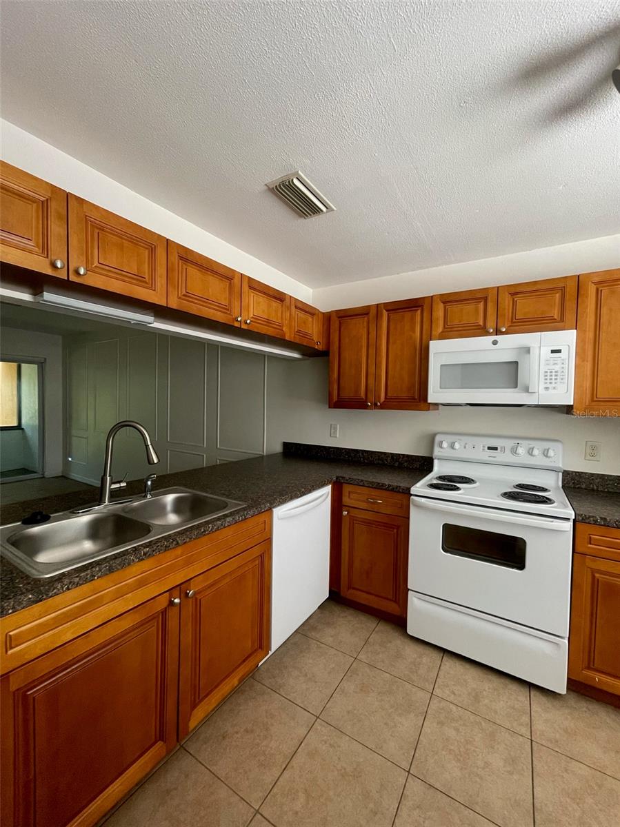 SUNNY VIEW SUB - Residential Lease