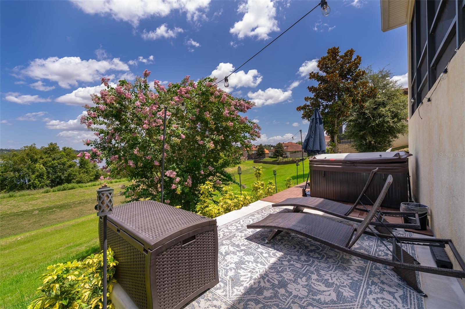 BELLA LAGO - Residential
