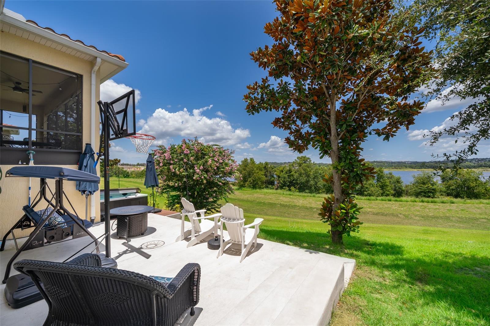 BELLA LAGO - Residential