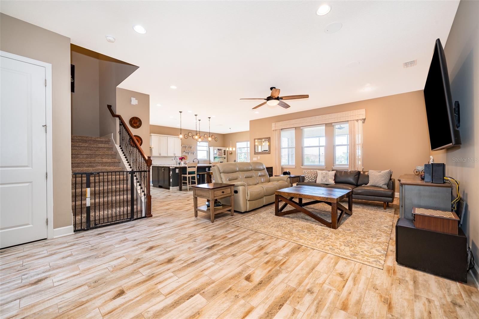 BELLA LAGO - Residential