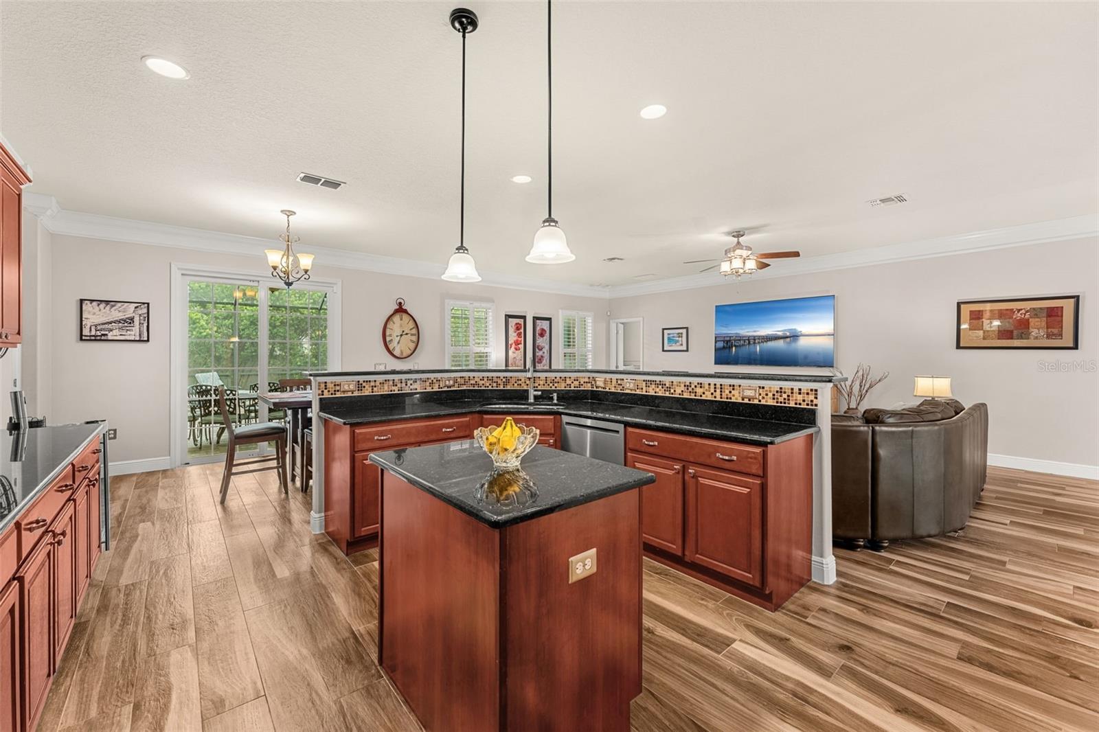 MANDALAY GROVE SUB - Residential
