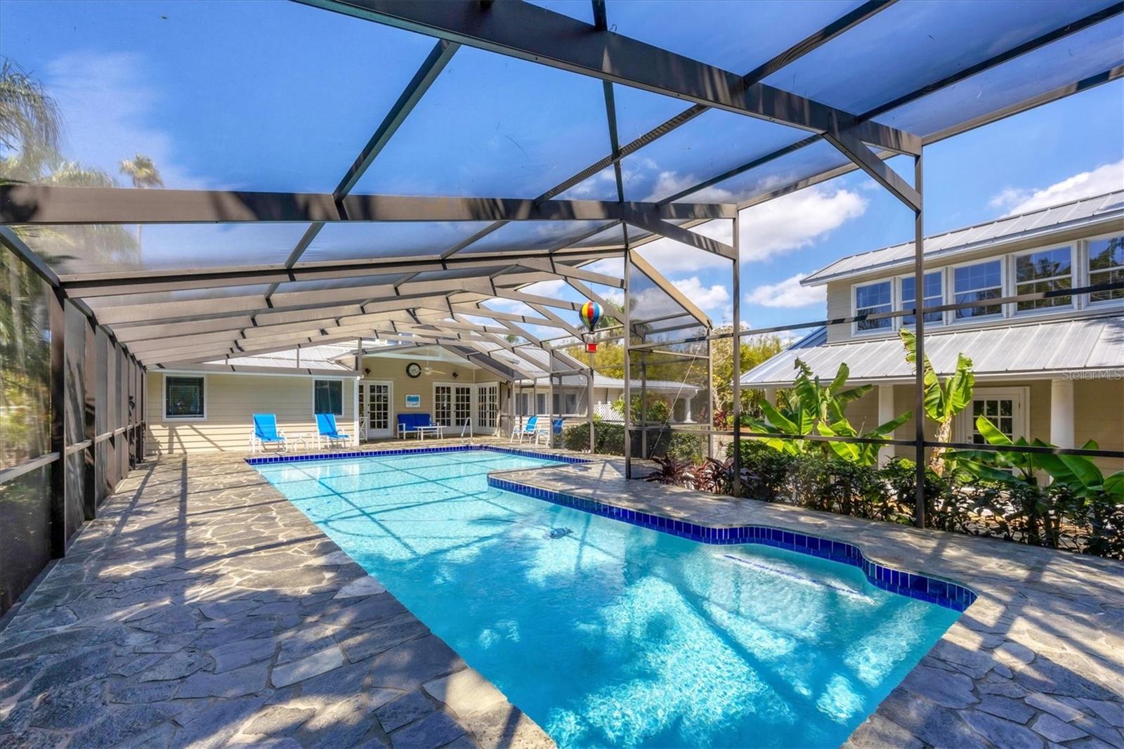BAY ISLAND - Residential