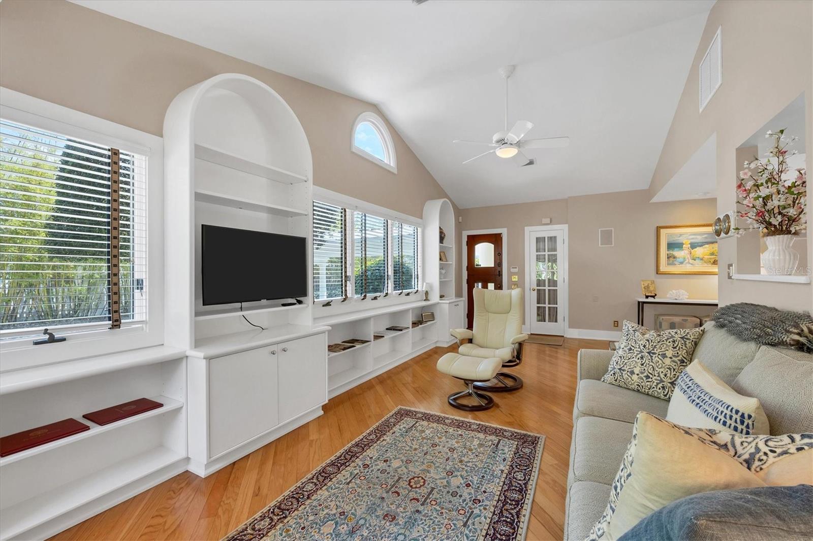 BAY ISLAND - Residential