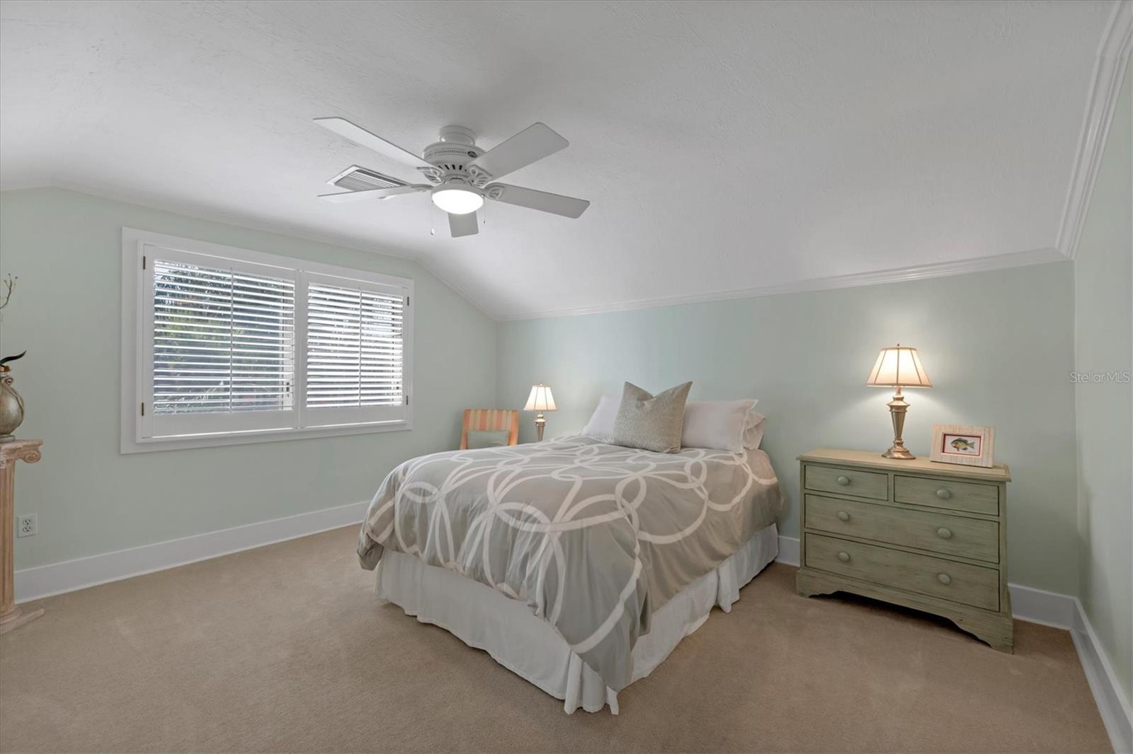 BAY ISLAND - Residential