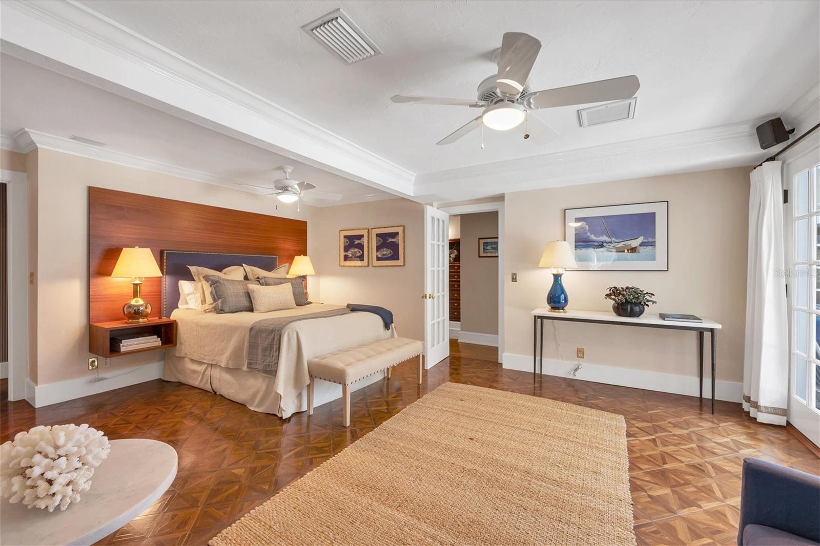 BAY ISLAND - Residential
