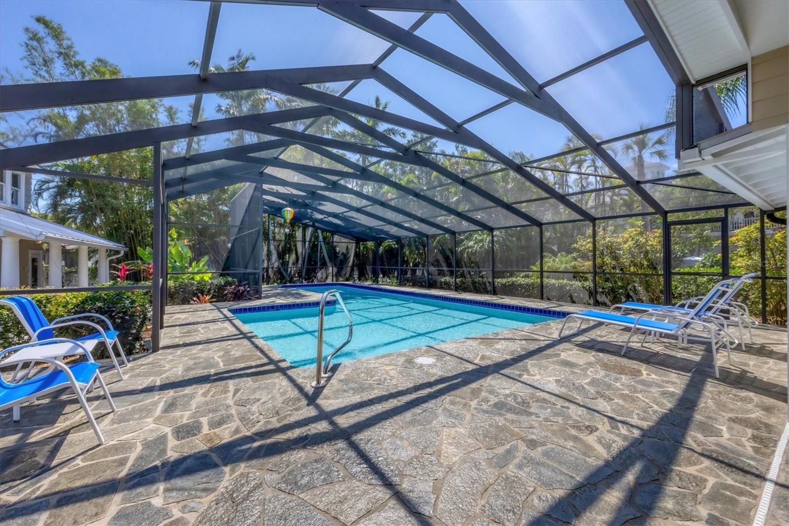BAY ISLAND - Residential