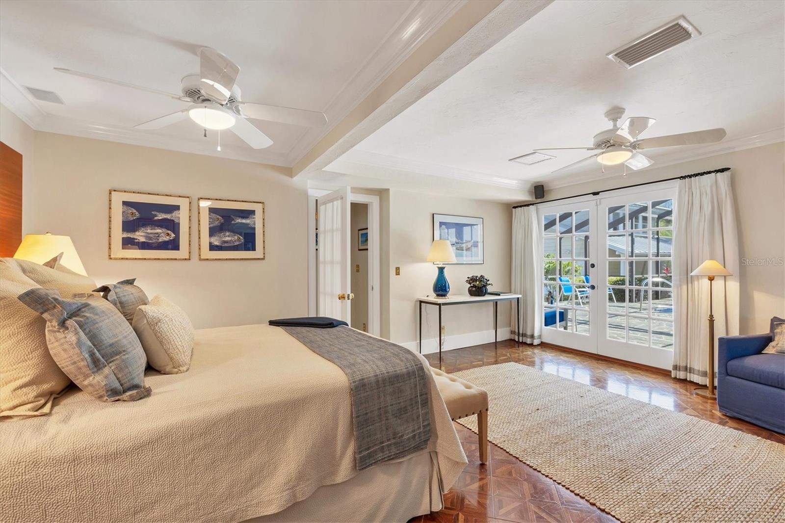 BAY ISLAND - Residential
