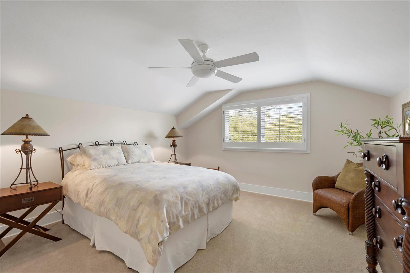 BAY ISLAND - Residential