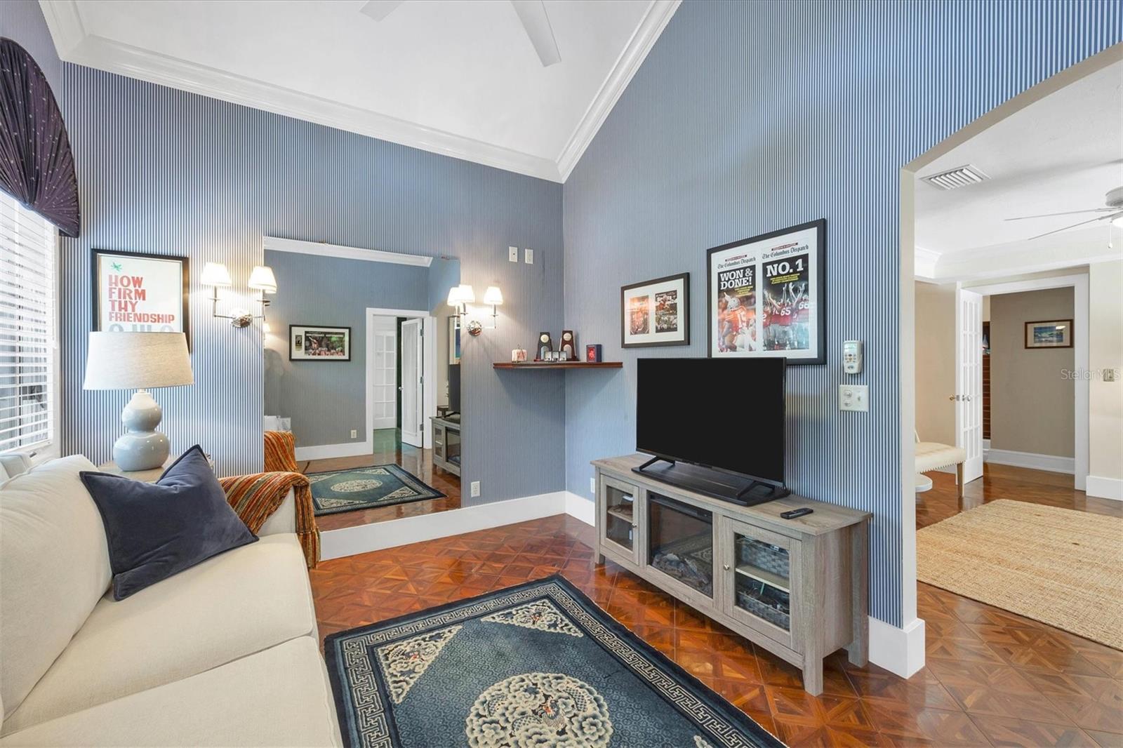 BAY ISLAND - Residential