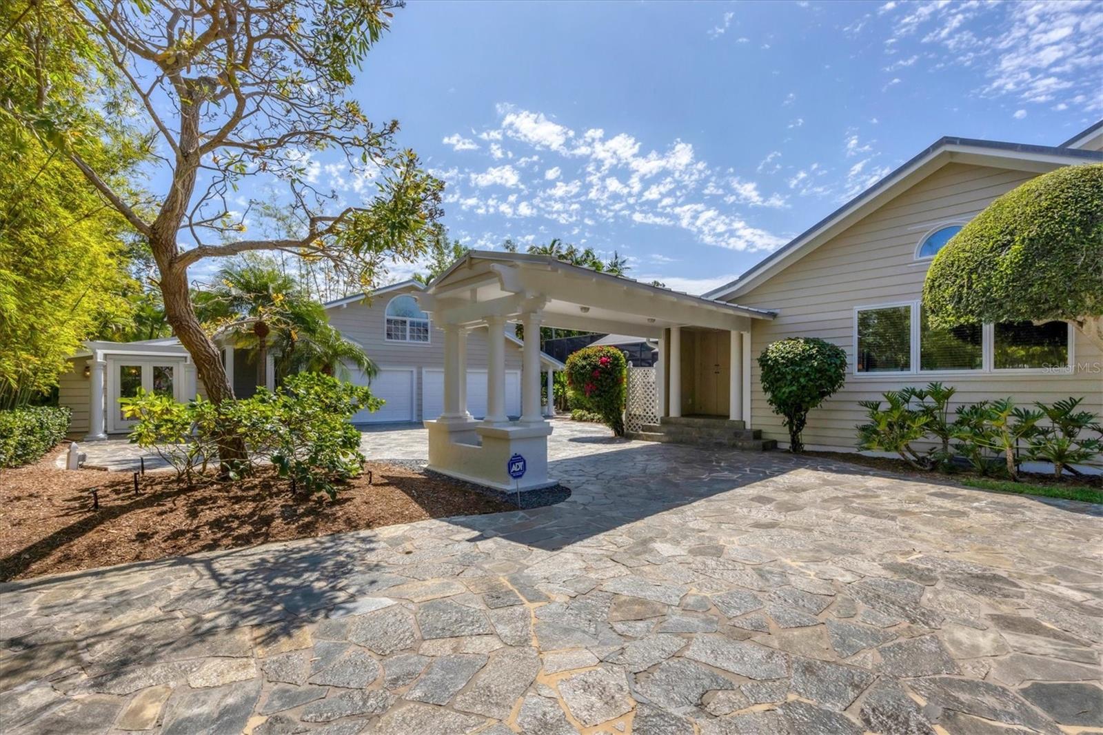 BAY ISLAND - Residential